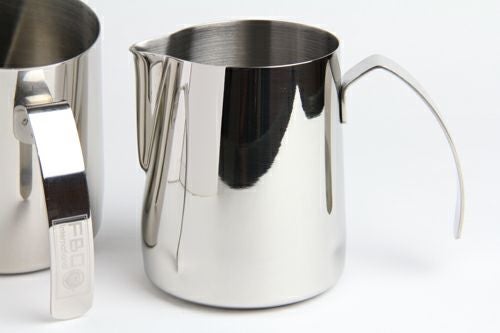 【販売終了】【FBCインターナショナル】FBCロゴ入り ラテアートピッチャー 20oz