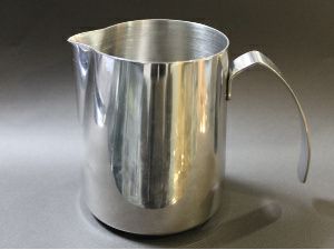 【販売終了】【FBCインターナショナル】FBCロゴ入り ラテアートピッチャー 20oz