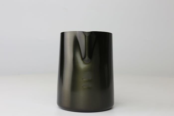 【販売終了】【WPM】ミルクピッチャー ラウンドスパウト 500cc チタンブラック HC7100MBK